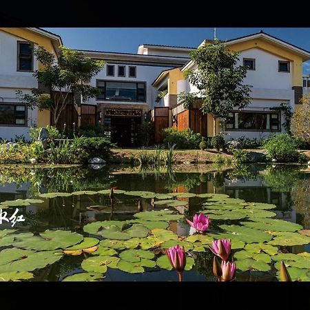 山花映水紅莊園民宿 Lägenhet Yuemei Exteriör bild