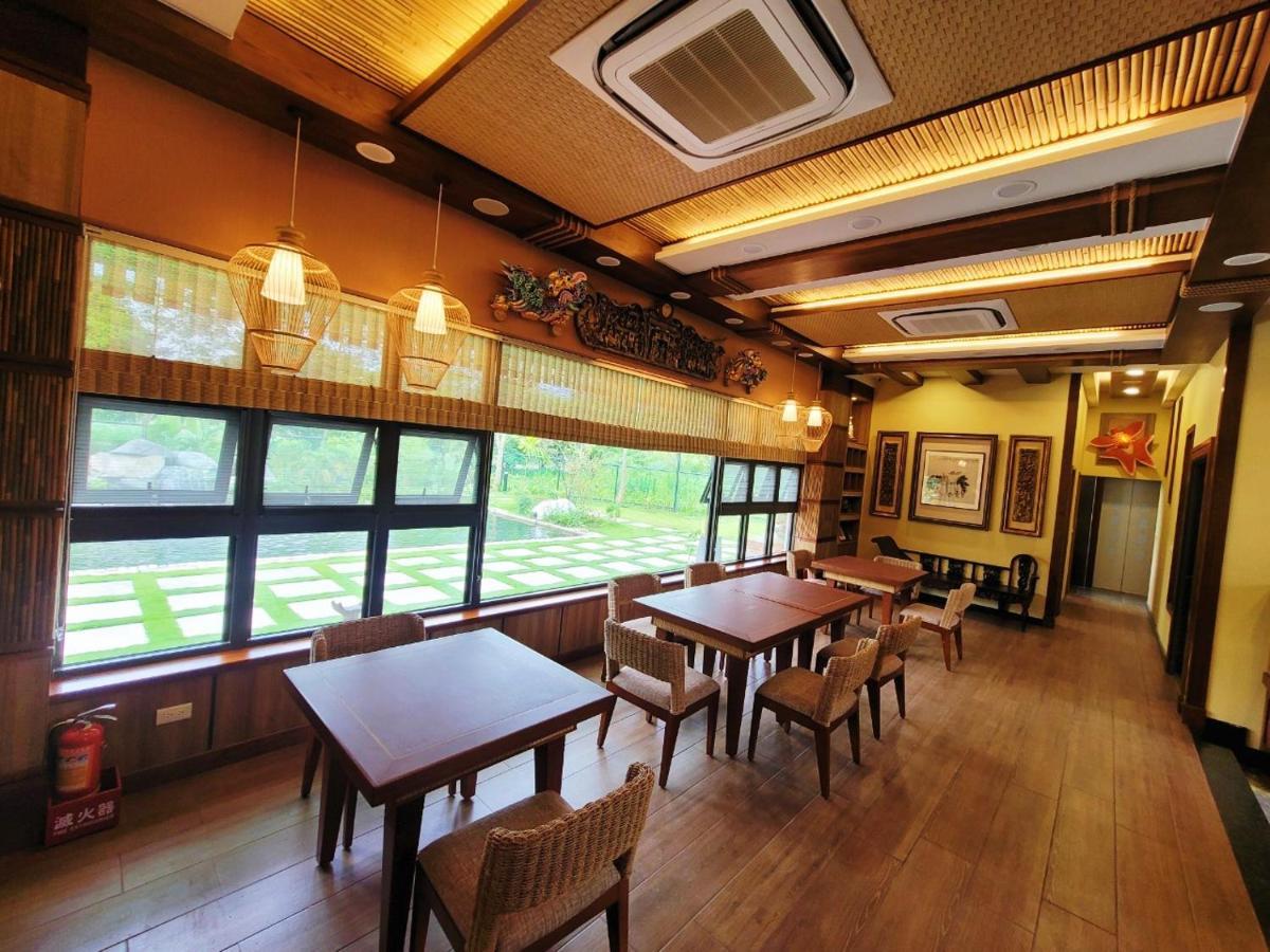 山花映水紅莊園民宿 Lägenhet Yuemei Exteriör bild